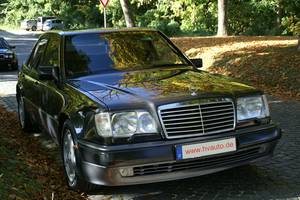 Mercedes Benz 500E